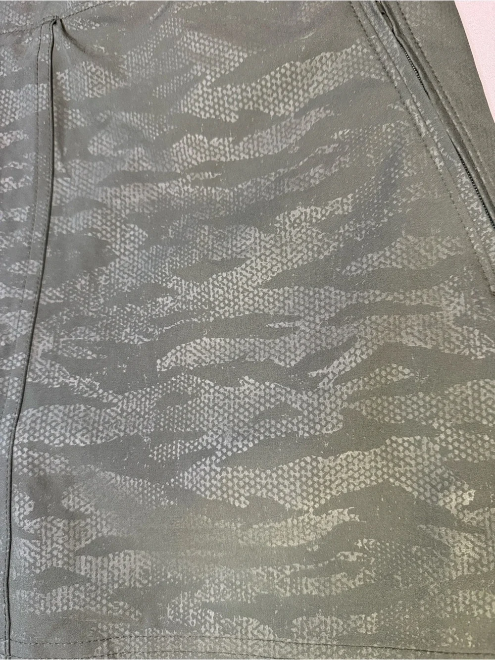 Orvis Women’s Athletic Skort Olive Green w/Snake Embossing Size S